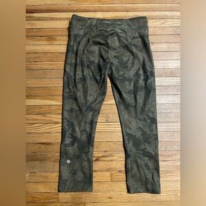 Lululemon Cropped Leggings 🍋